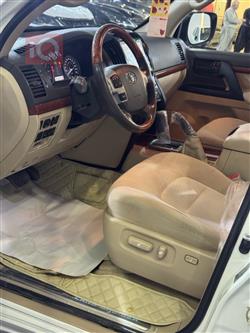 تۆیۆتا لاند کروزەر